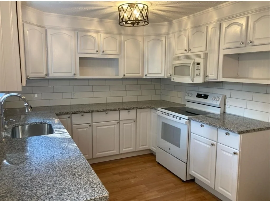 3 bed, 2 bath apartment for rent at 45 Pilgrim Ave, Worcester — photo 3 of 13