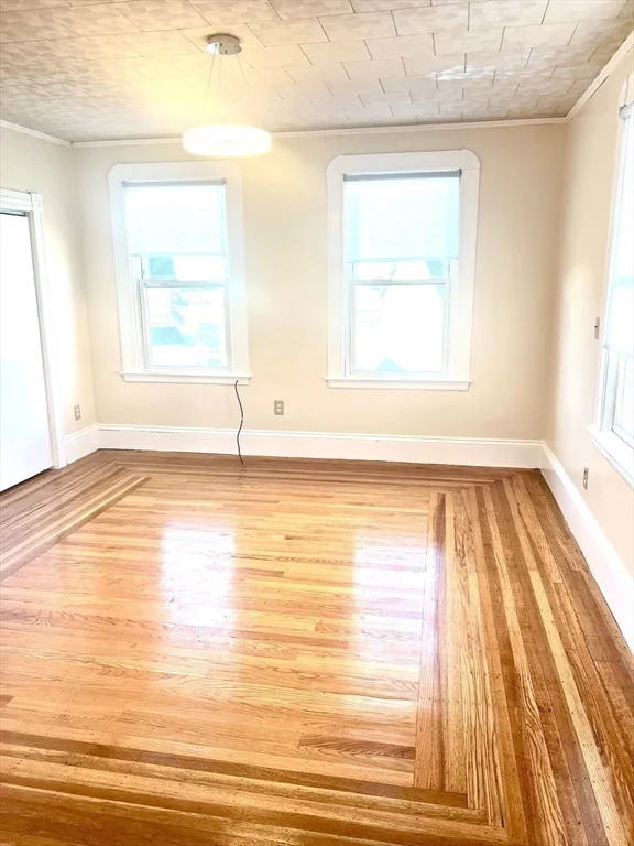 3 bed, 1 bath apartment for rent at 45 Pleasant Unit 2, Winthrop — photo 7 of 18