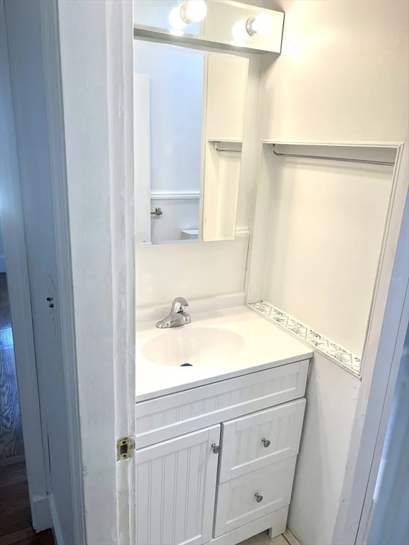 3 bed, 1 bath apartment for rent at 45 Pleasant Unit 2, Winthrop — photo 18 of 18