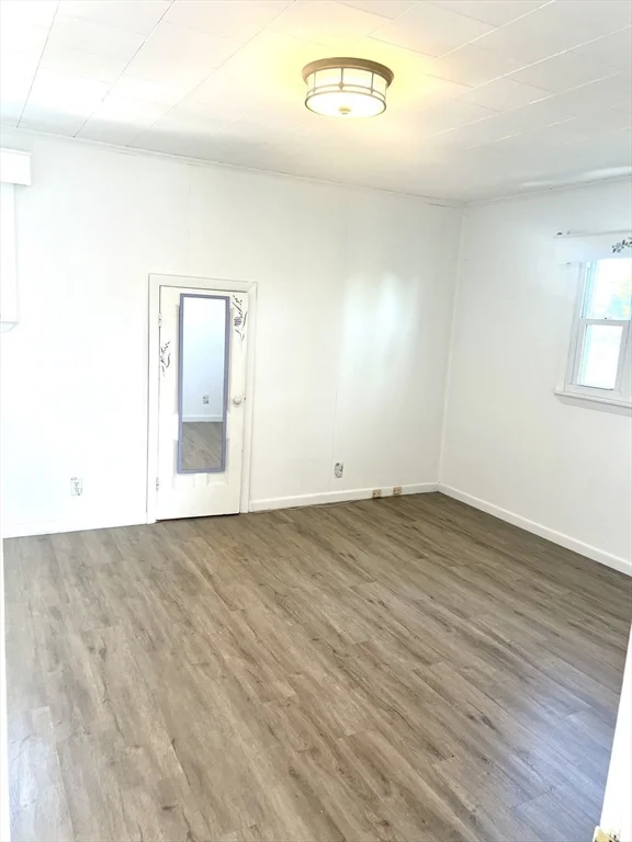 3 bed, 1 bath apartment for rent at 45 Pleasant Unit 2, Winthrop — photo 17 of 18