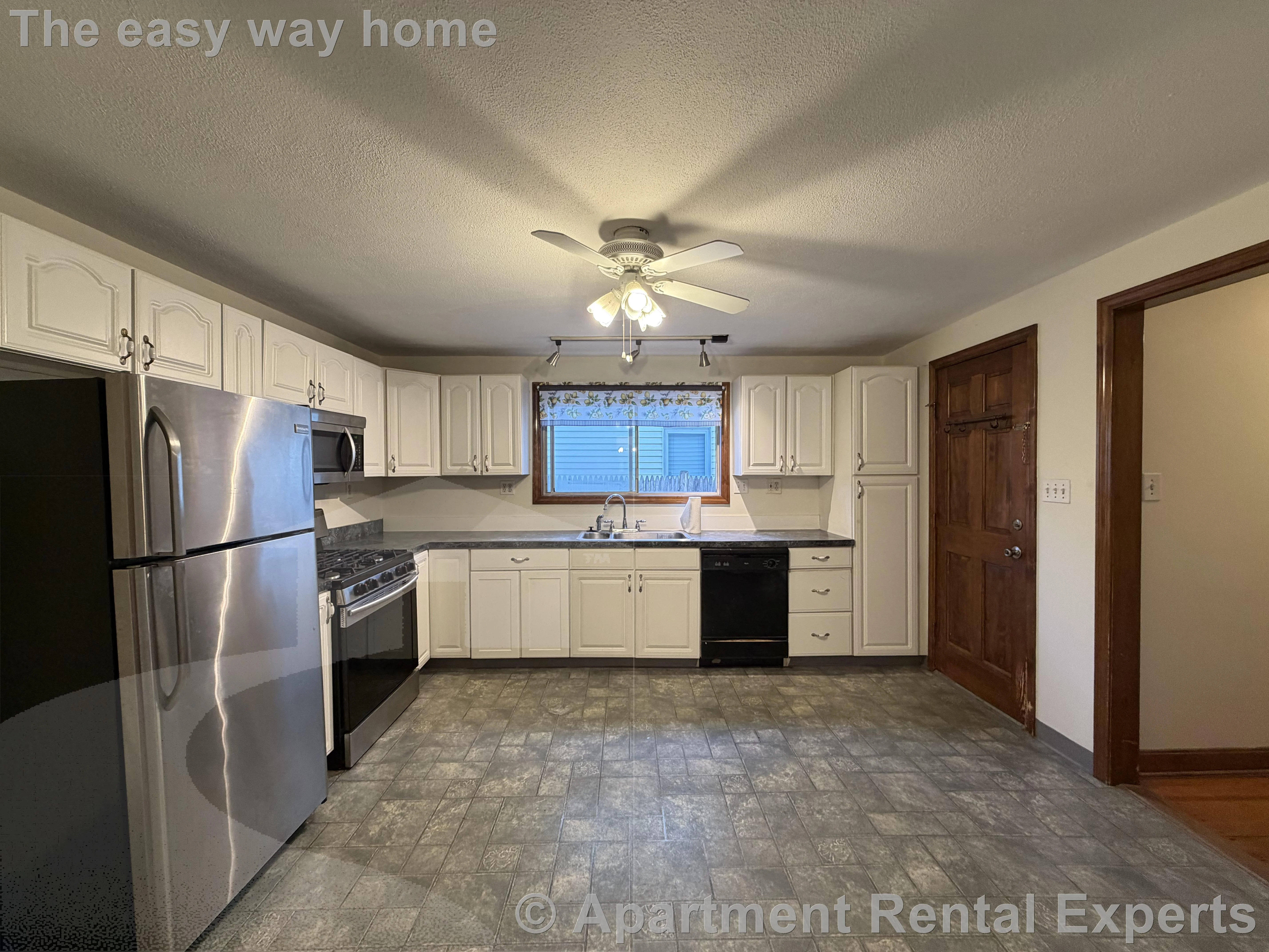 2 bed, 1 bath apartment for rent at 45 Prescott St Unit 1, Union Square — photo 1 of 10