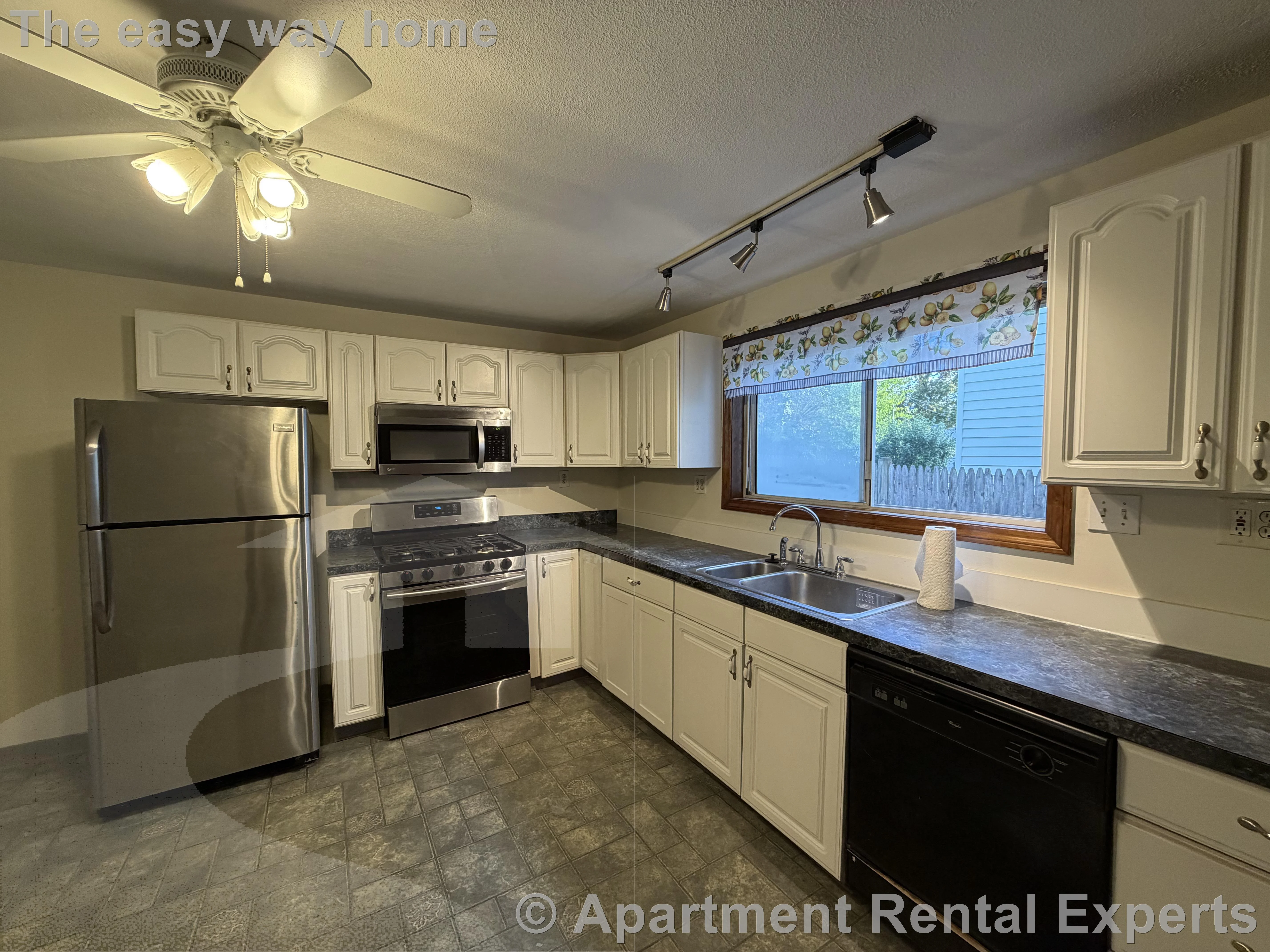 2 bed, 1 bath apartment for rent at 45 Prescott St Unit 1, Union Square — photo 2 of 10
