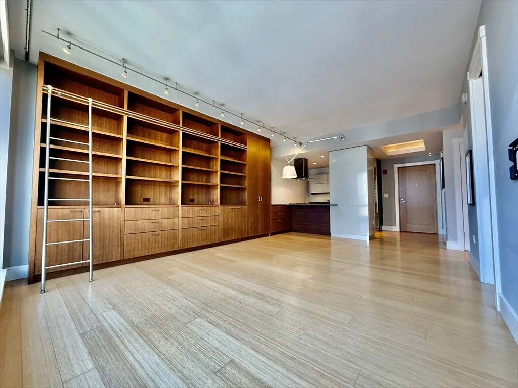 2 bed, 2 bath apartment for rent at 45 Province St Unit 1803, Midtown — photo 5 of 29