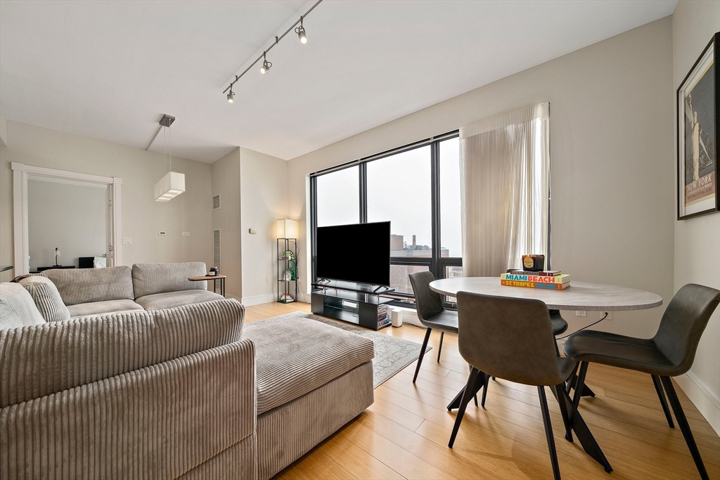 2 bed, 2 bath apartment for rent at 45 Province St Unit 2207, Midtown — photo 5 of 28