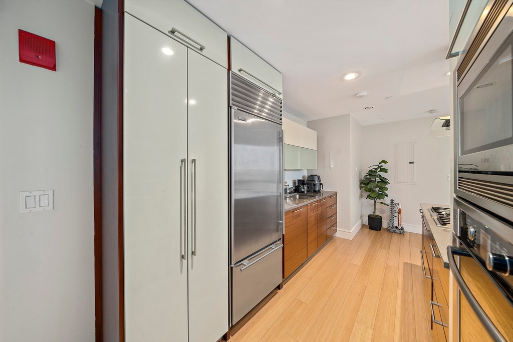 2 bed, 2 bath apartment for rent at 45 Province St Unit 2207, Midtown — photo 3 of 28