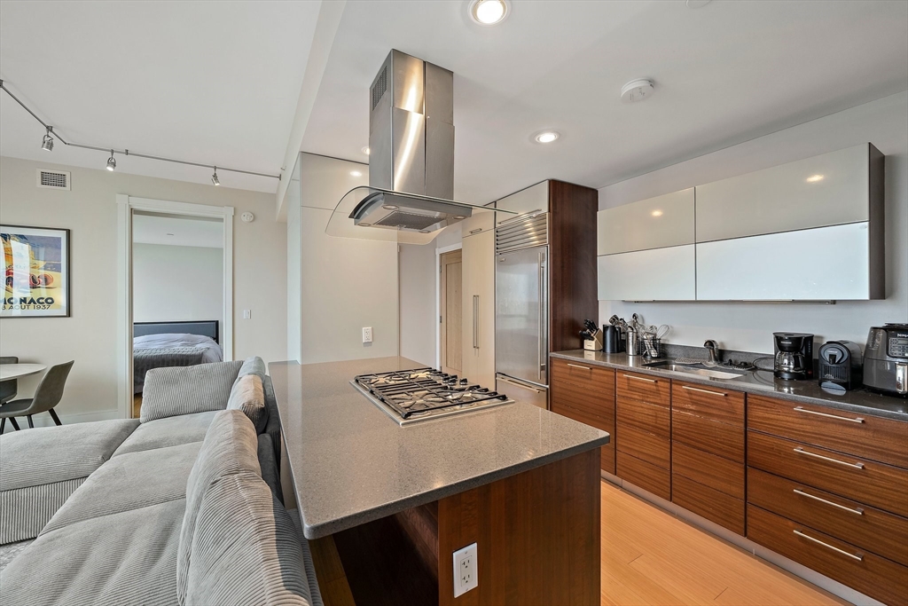 2 bed, 2 bath apartment for rent at 45 Province St Unit 2207, Midtown — photo 2 of 28