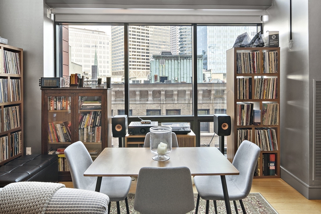 2 bed, 1 bath apartment for rent at 45 Province St Unit 909, Midtown — photo 3 of 19