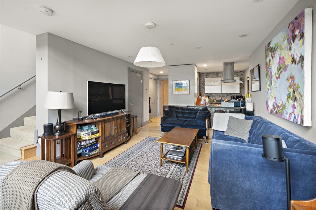 2 bed, 1 bath apartment for rent at 45 Province St Unit 909, Midtown