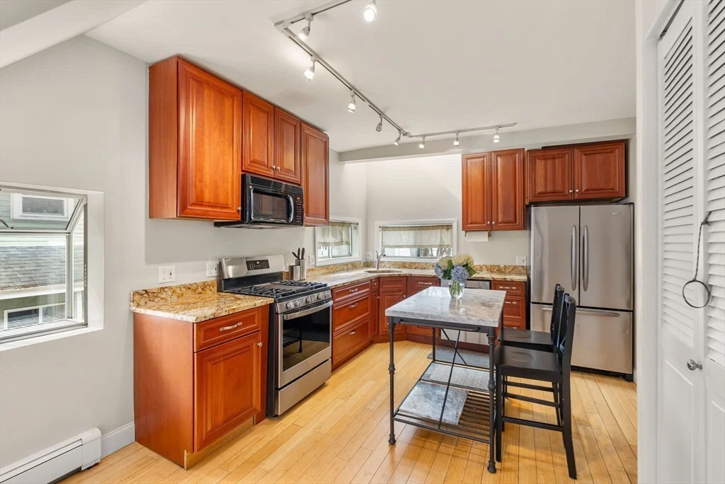 3 bed, 2 bath apartment for rent at 45 Quincy Unit 2, Medford — photo 8 of 19