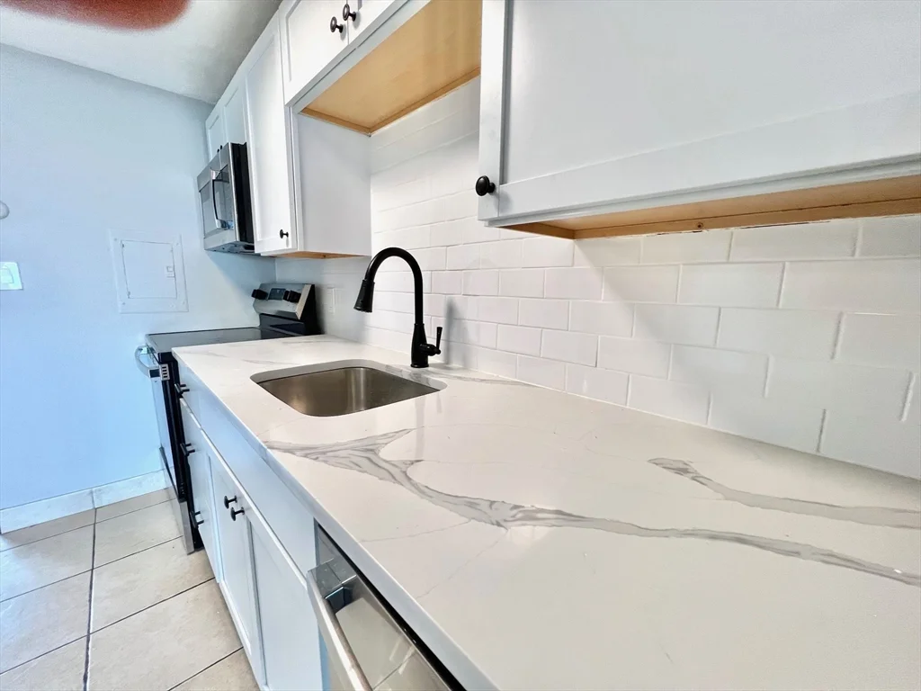 1 bed, 1 bath apartment for rent at 45 Revere Beach Blvd Unit 3, Revere — photo 3 of 17