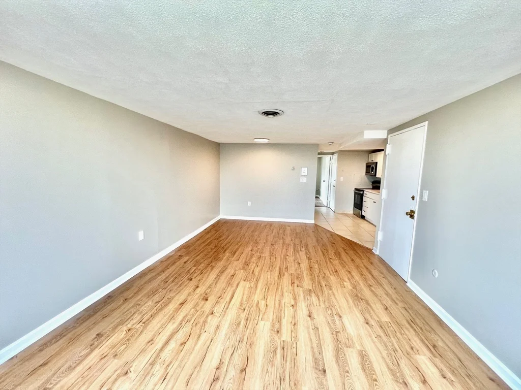 1 bed, 1 bath apartment for rent at 45 Revere Beach Blvd Unit 3, Revere — photo 6 of 17