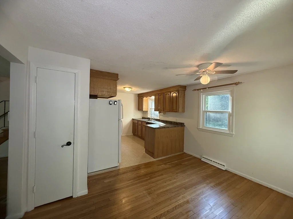 3 bed, 1 bath apartment for rent at 45 Richardson St Unit A, Billerica — photo 7 of 16