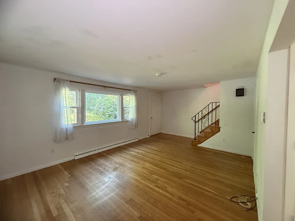 3 bed, 1 bath apartment for rent at 45 Richardson St Unit A, Billerica — photo 3 of 16