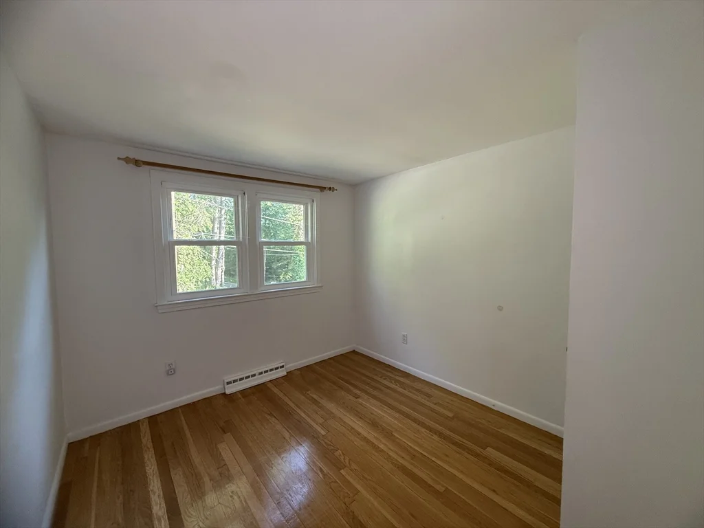 3 bed, 1 bath apartment for rent at 45 Richardson St Unit A, Billerica — photo 5 of 16