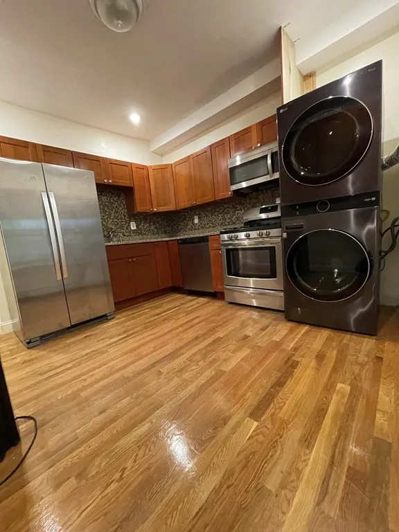 3 bed, 1 bath apartment for rent at 45 School St Unit 3, Jamaica Plain — photo 3 of 12