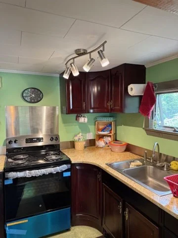2 bed, 1 bath apartment for rent at 45 Spring St, Lunenburg — photo 1 of 14