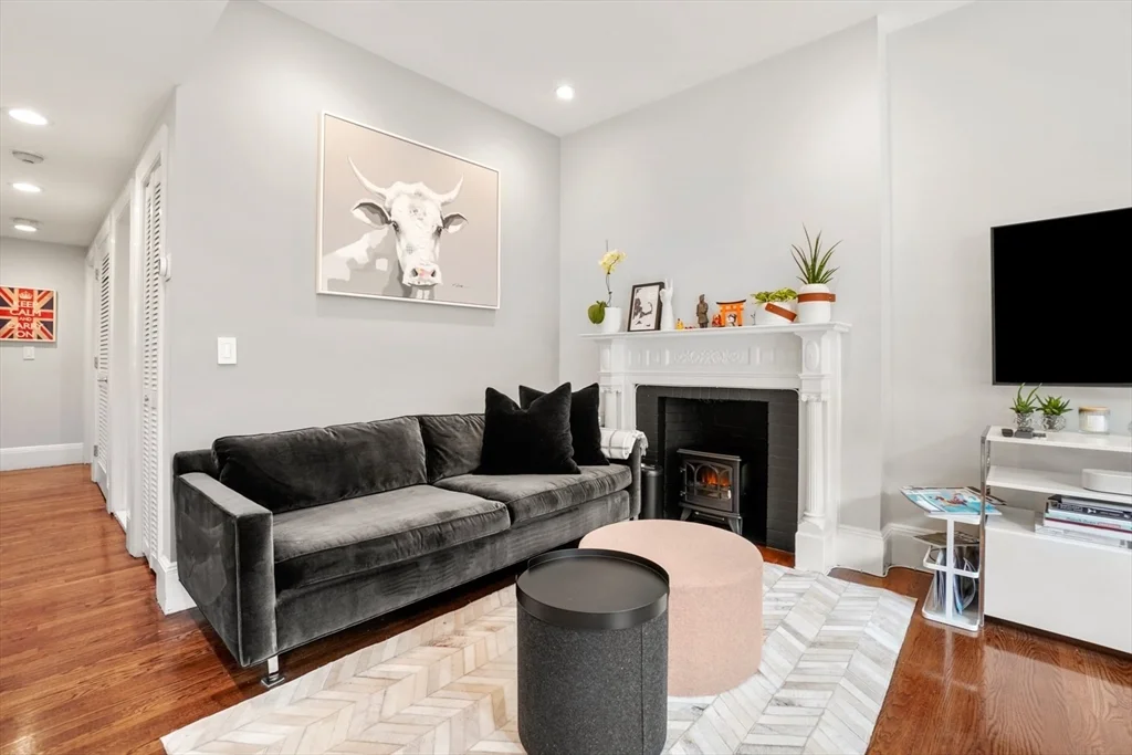 2 bed, 1 bath apartment for rent at 45 St Botolph Unit 203, Back Bay — photo 3 of 17
