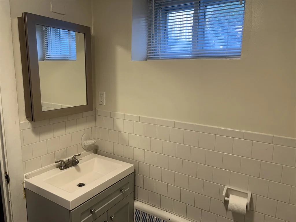1 bed, 1 bath apartment for rent at 45 Sturgis St Unit 1, Winthrop — photo 9 of 9