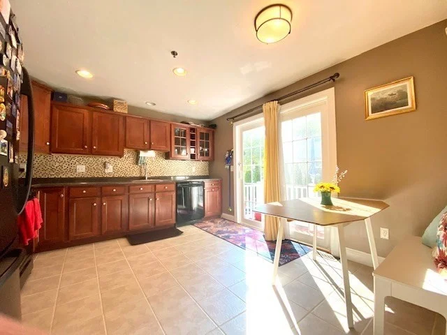 2 bed, 2 bath apartment for rent at 45 Sumner St Unit 45, Quincy — photo 4 of 13