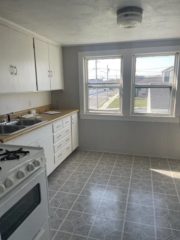 1 bed, 1 bath apartment for rent at 45 Susan St Unit 2W, South Dartmouth — photo 9 of 15