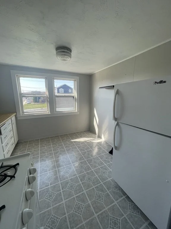 1 bed, 1 bath apartment for rent at 45 Susan St Unit 2W, South Dartmouth — photo 10 of 15