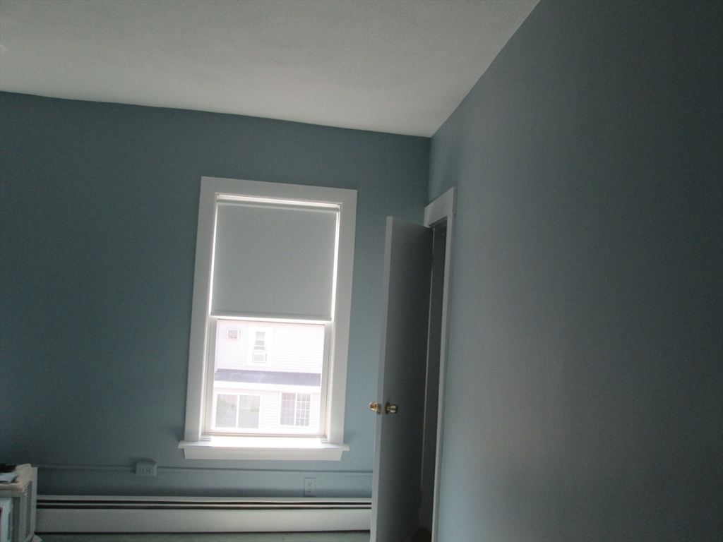 3 bed, 1 bath apartment for rent at 45 Tewksbury St Unit 4, Winthrop — photo 4 of 17