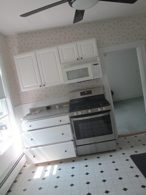 3 bed, 1 bath apartment for rent at 45 Tewksbury St Unit 4, Winthrop — photo 3 of 17
