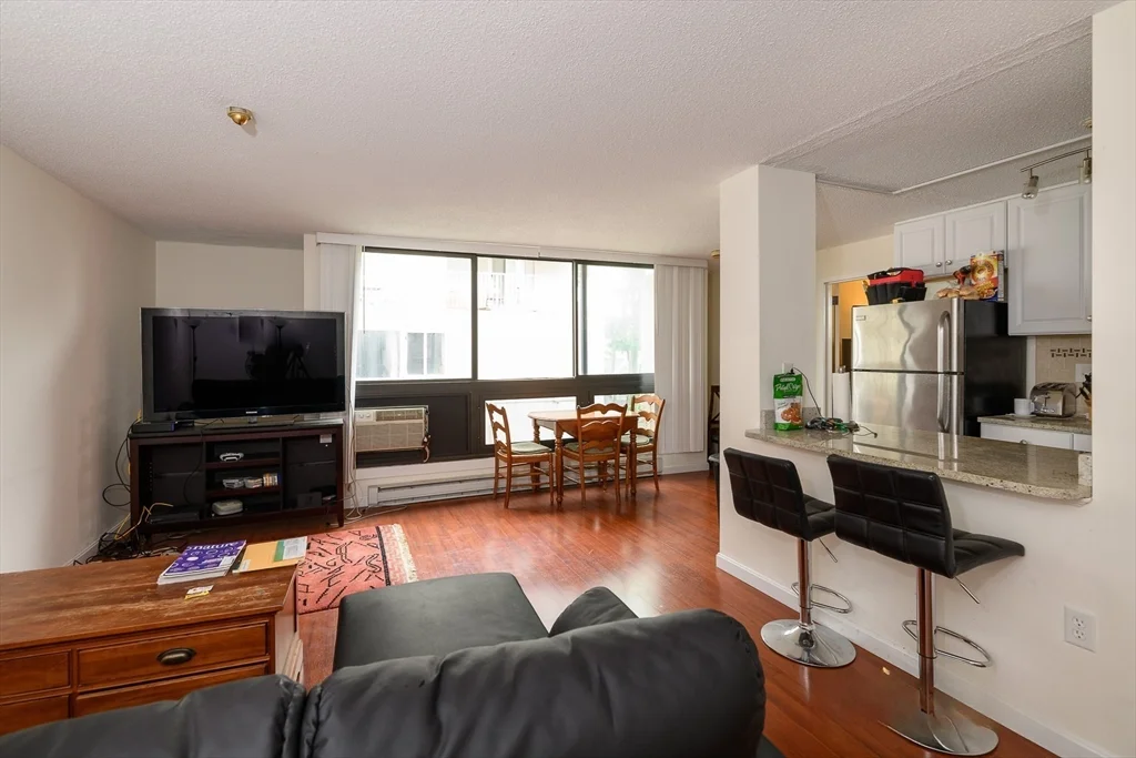 2 bed, 1 bath apartment for rent at 45 Trowbridge St Unit 4C, Harvard Square — photo 2 of 7