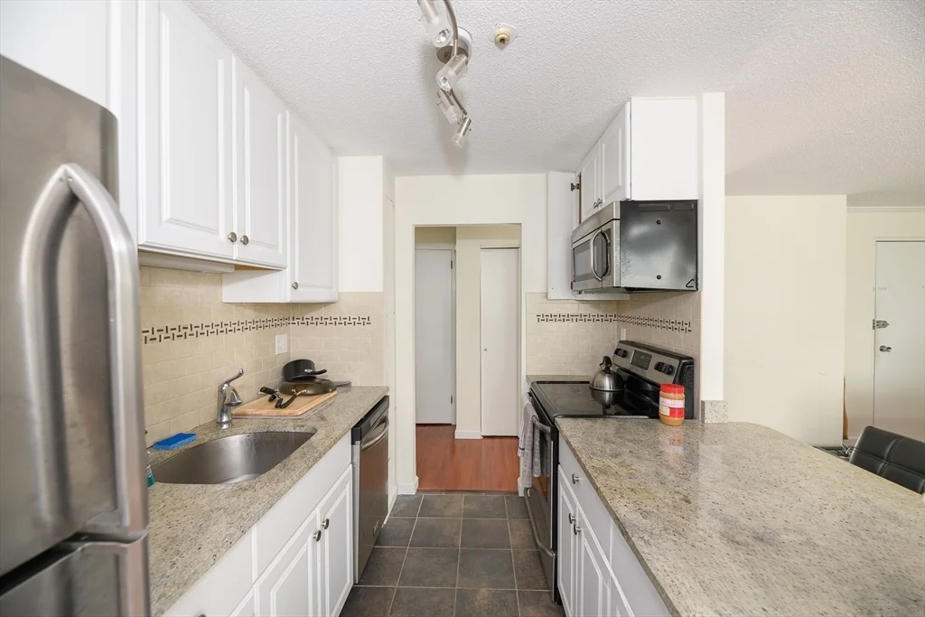 2 bed, 1 bath apartment for rent at 45 Trowbridge St Unit 4C, Harvard Square — photo 3 of 7