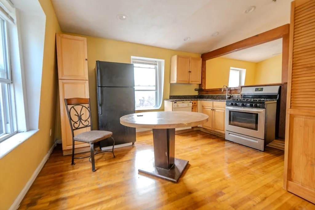 1 bed, 1 bath apartment for rent at 45 Tudor St Unit 9, Lynn — photo 3 of 12