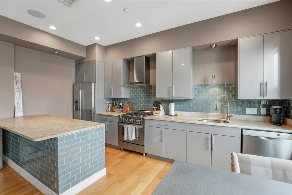 2 bed, 2 bath apartment for rent at 45 Vinton Unit 4, South Boston — photo 6 of 28