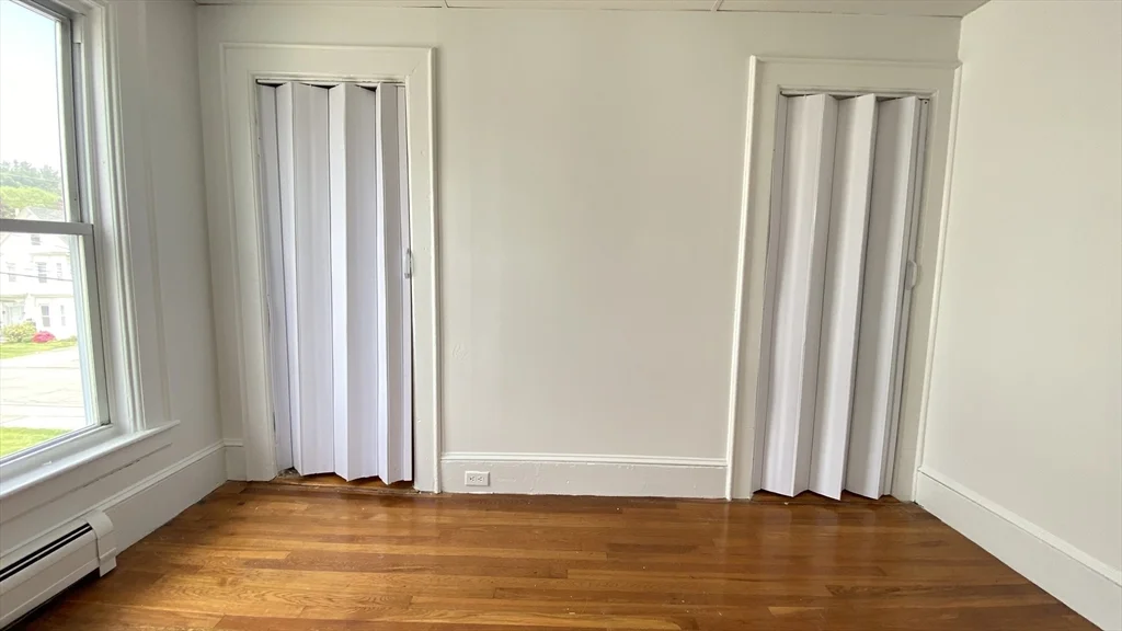 3 bed, 1 bath apartment for rent at 45 Walker Unit 2, Lowell — photo 6 of 9