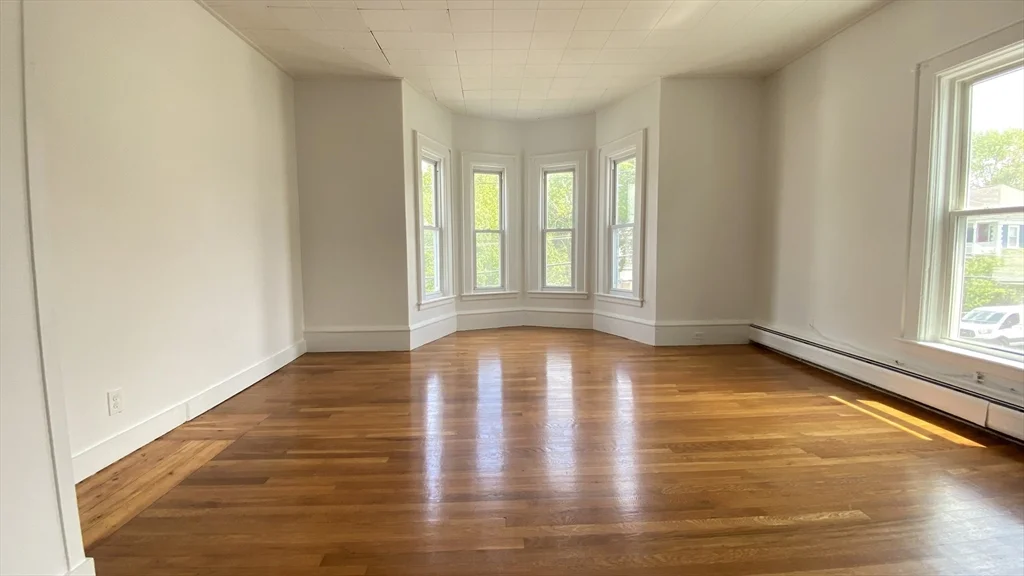 3 bed, 1 bath apartment for rent at 45 Walker Unit 2, Lowell — photo 1 of 9