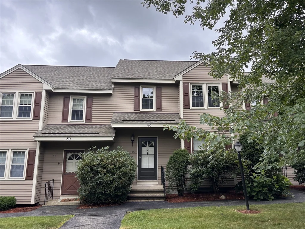 2 bed, 1 bath apartment for rent at 45 Washington St Unit 90, East Methuen — photo 1 of 24