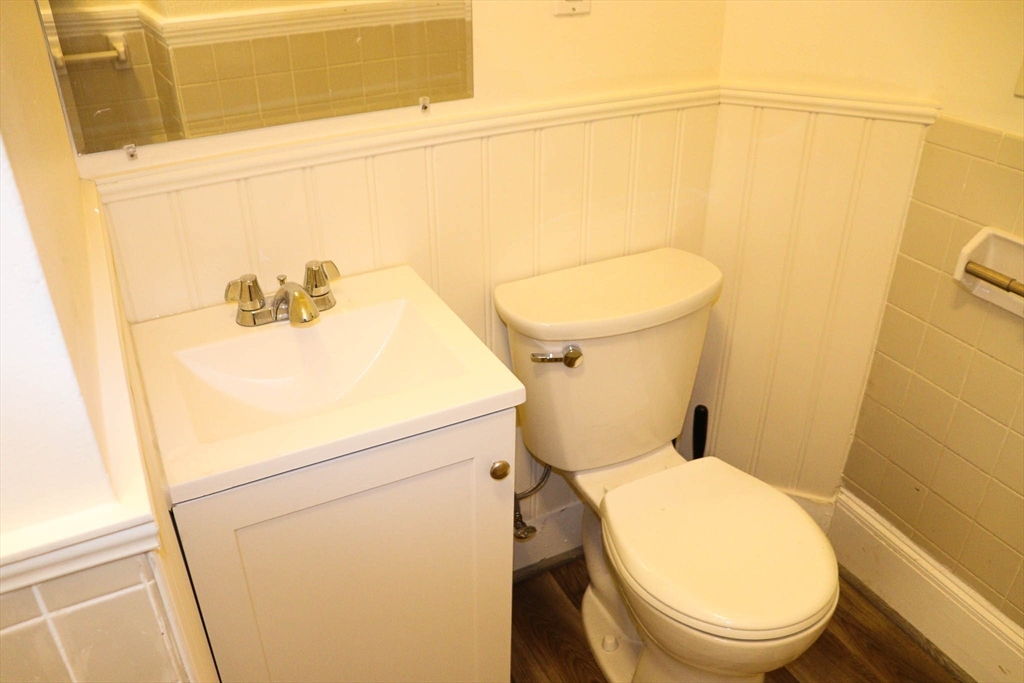 2 bed, 1 bath apartment for rent at 45 Water St Unit 1, Quincy — photo 14 of 21