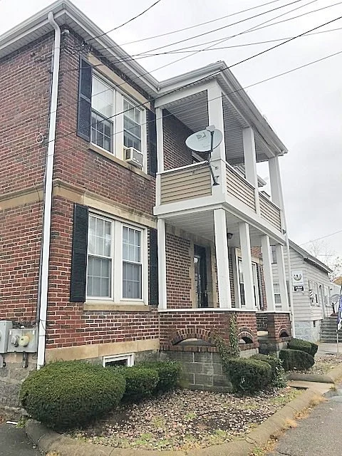 2 bed, 1 bath apartment for rent at 45 Water St Unit 2, Quincy — photo 2 of 14