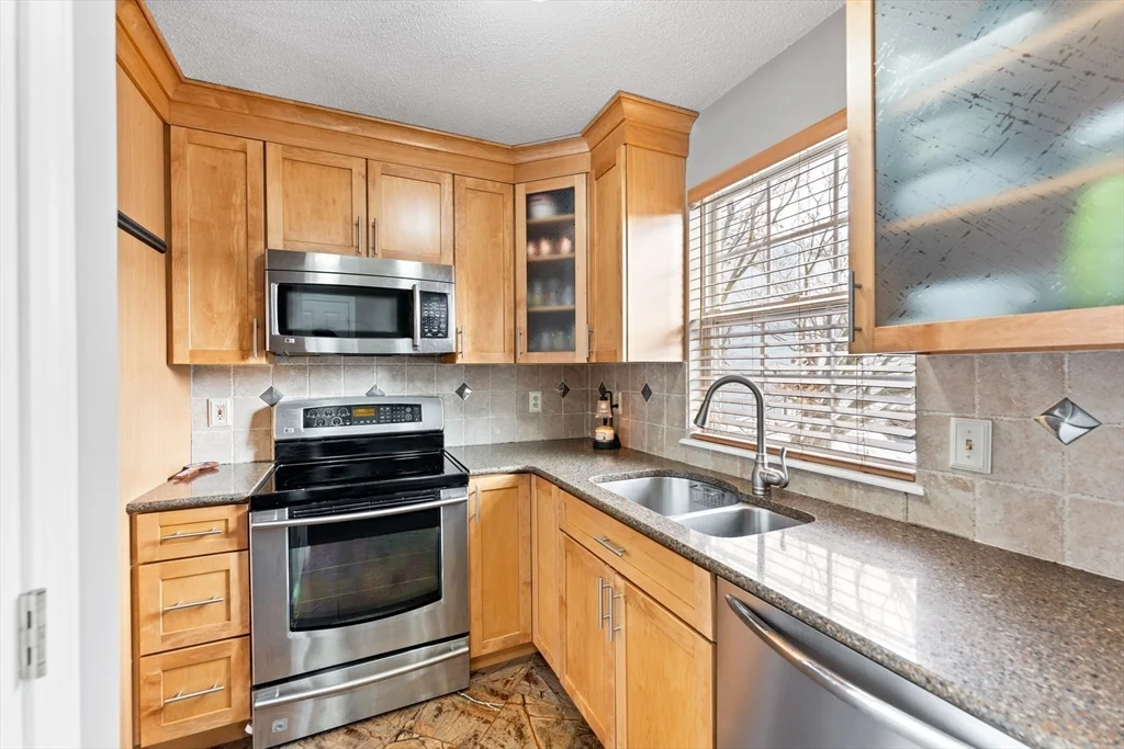 2 bed, 1 bath apartment for rent at 45 Waters Edge Unit 45, Ludlow — photo 10 of 35