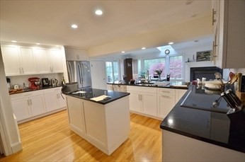 5 bed, 3 bath apartment for rent at 45 Wellesley, Belmont — photo 8 of 28