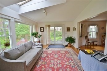 5 bed, 3 bath apartment for rent at 45 Wellesley, Belmont — photo 4 of 28