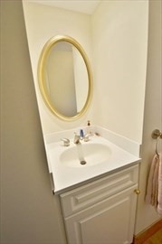 5 bed, 3 bath apartment for rent at 45 Wellesley, Belmont — photo 16 of 28