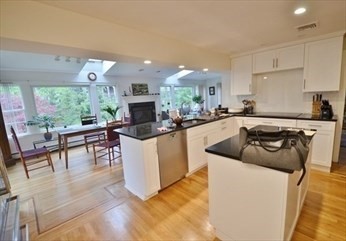 5 bed, 3 bath apartment for rent at 45 Wellesley, Belmont — photo 1 of 28