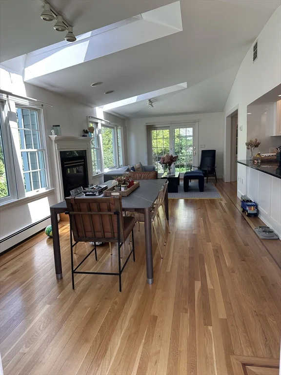 5 bed, 3 bath apartment for rent at 45 Wellesley Rd Unit 0, Belmont — photo 7 of 40