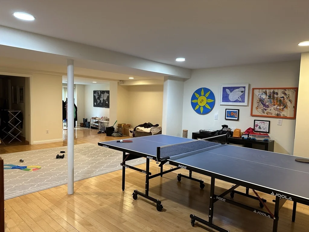 5 bed, 3 bath apartment for rent at 45 Wellesley Rd Unit 0, Belmont — photo 28 of 40
