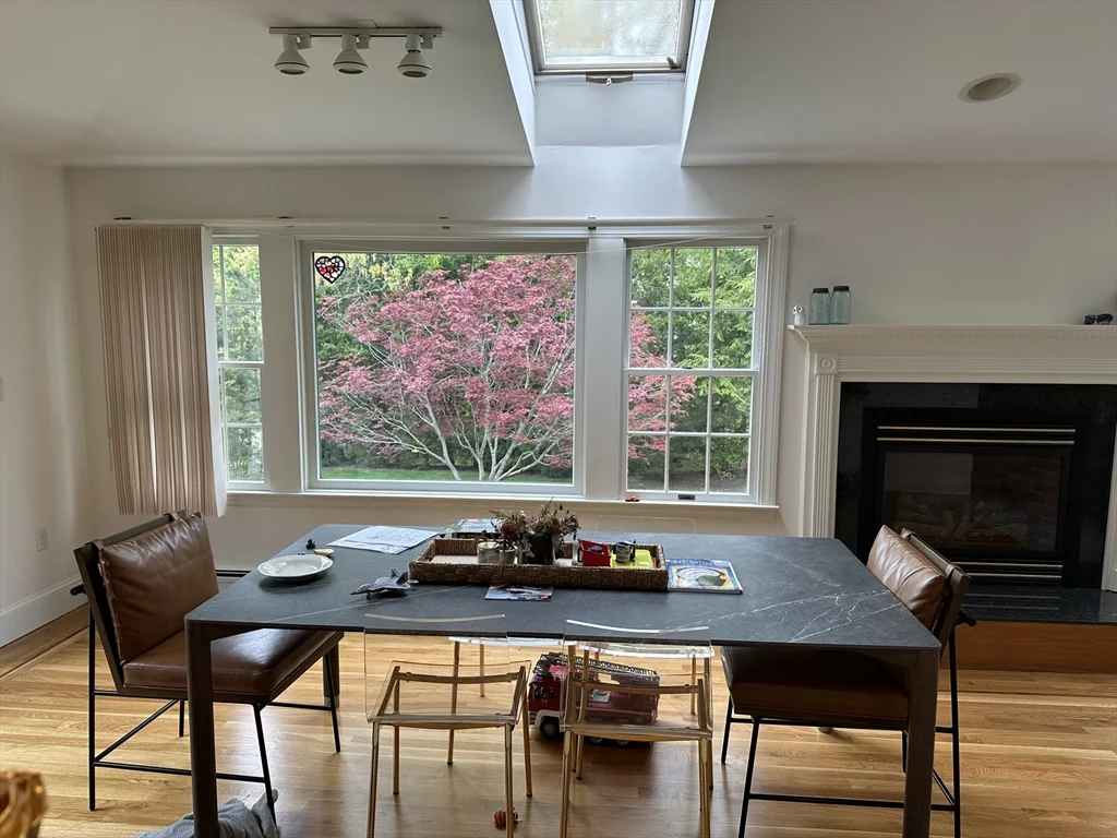 5 bed, 3 bath apartment for rent at 45 Wellesley Rd Unit 0, Belmont — photo 2 of 40
