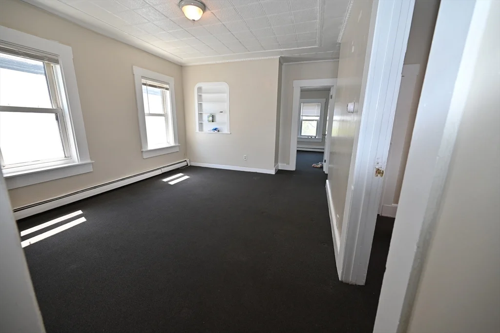 4 bed, 1 bath apartment for rent at 45 West 5th St Unit 2, Lowell — photo 8 of 15