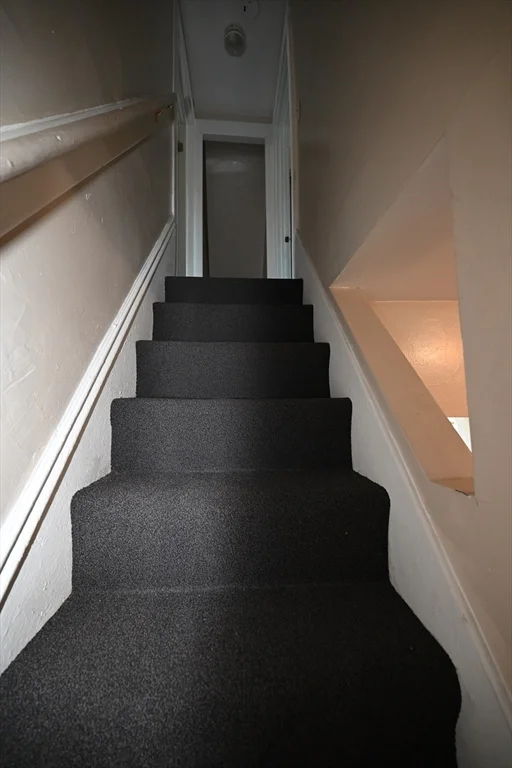 4 bed, 1 bath apartment for rent at 45 West 5th St Unit 2, Lowell — photo 10 of 15