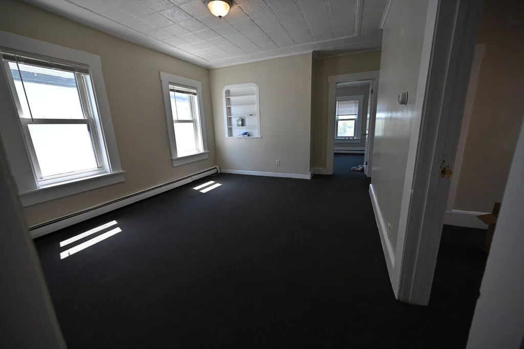 4 bed, 1 bath apartment for rent at 45 West 5th St Unit 2, Lowell — photo 6 of 15