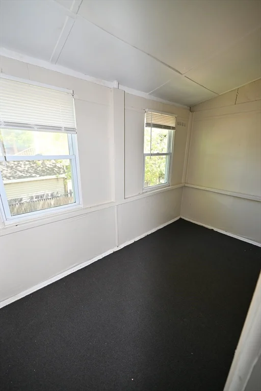4 bed, 1 bath apartment for rent at 45 West 5th St Unit 2, Lowell — photo 14 of 15