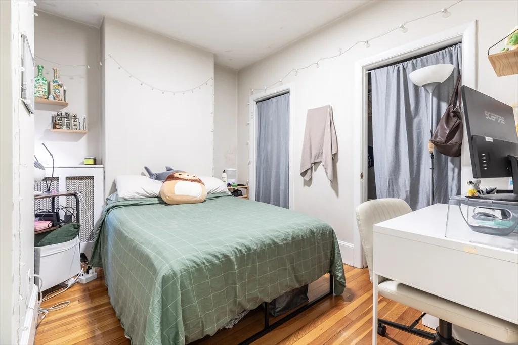 3 bed, 1 bath apartment for rent at 45 Westland Ave Unit 14, Fenway — photo 3 of 5