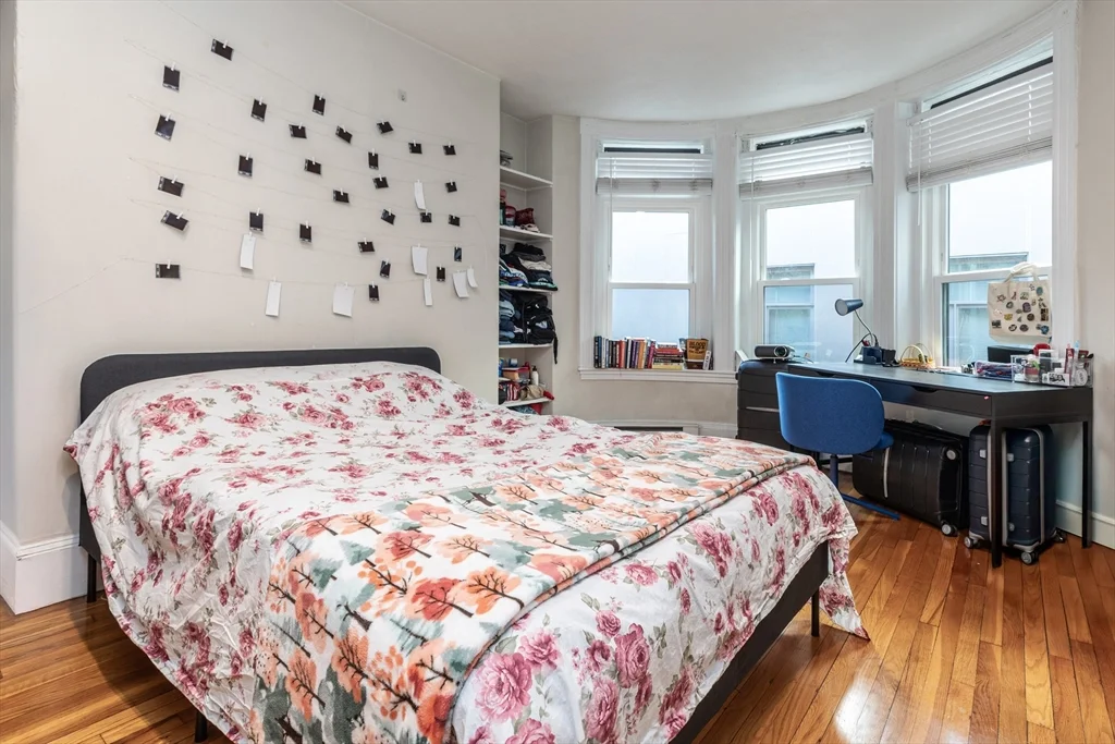 3 bed, 1 bath apartment for rent at 45 Westland Ave Unit 14, Fenway — photo 4 of 5